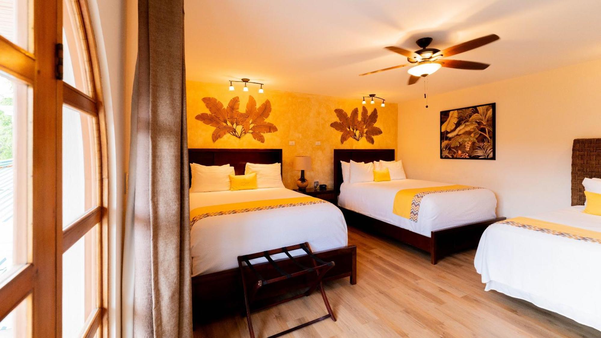 Buena Vista Chic Hotel Pilas Номер фото