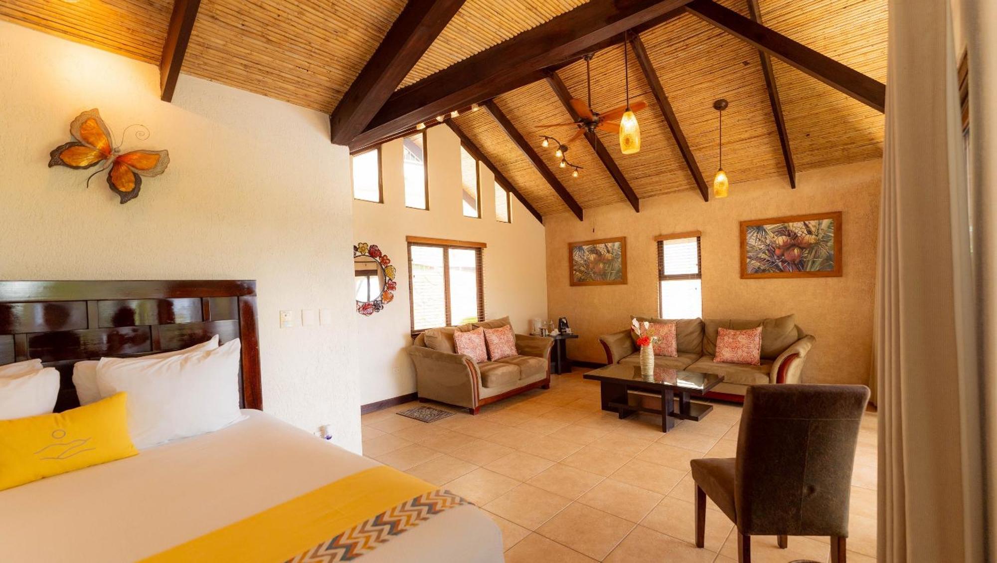 Buena Vista Chic Hotel Pilas Екстер'єр фото