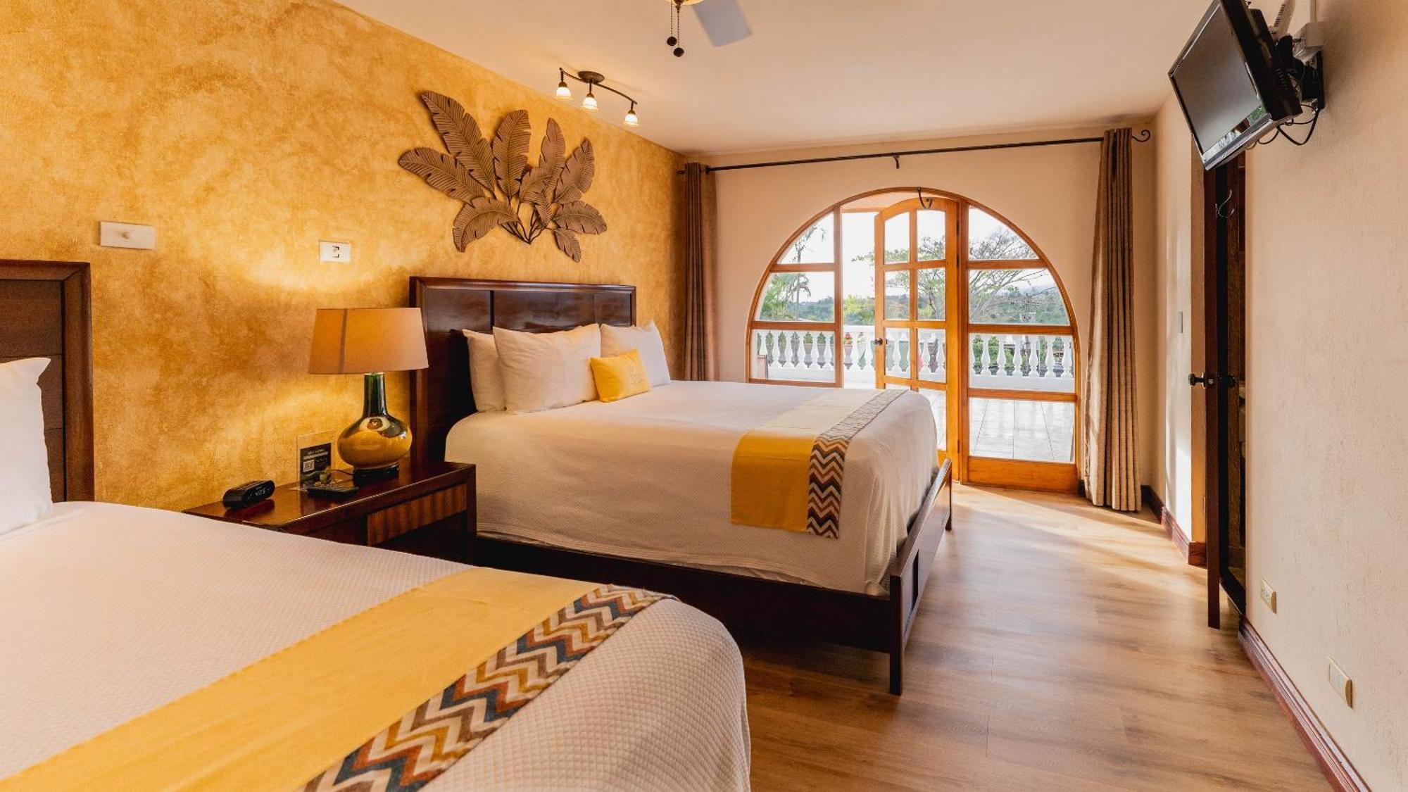 Buena Vista Chic Hotel Pilas Номер фото