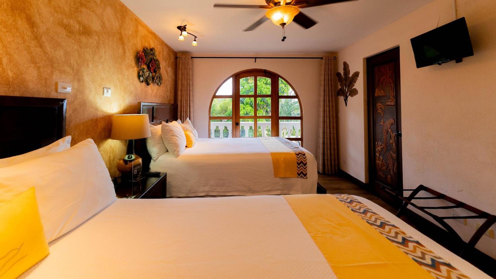 Buena Vista Chic Hotel Pilas Номер фото