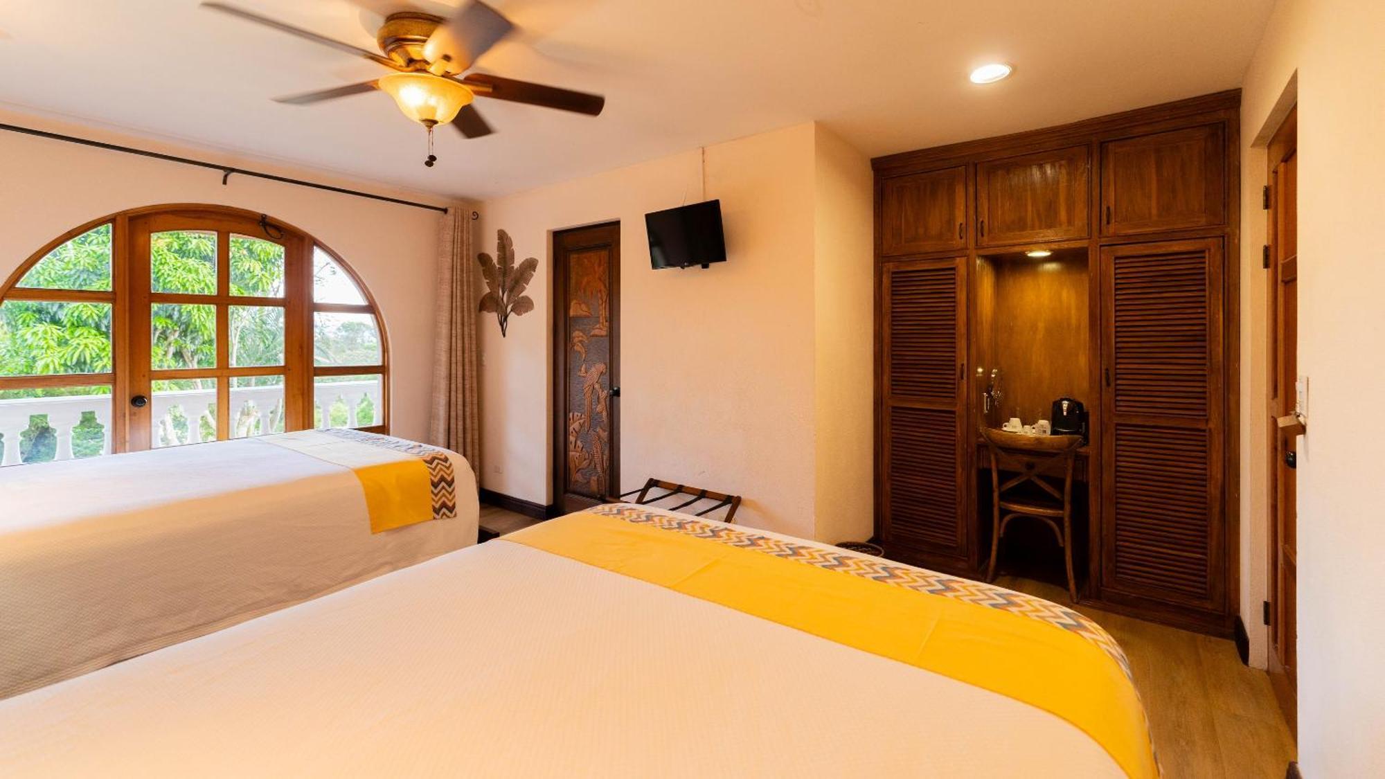 Buena Vista Chic Hotel Pilas Номер фото