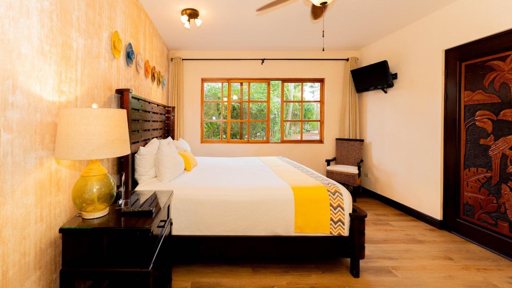 Buena Vista Chic Hotel Pilas Екстер'єр фото