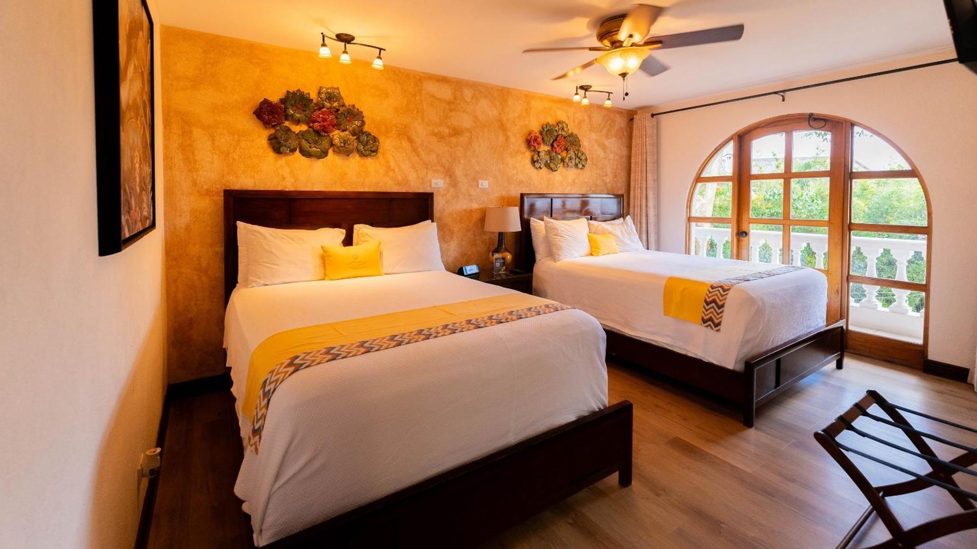 Buena Vista Chic Hotel Pilas Екстер'єр фото