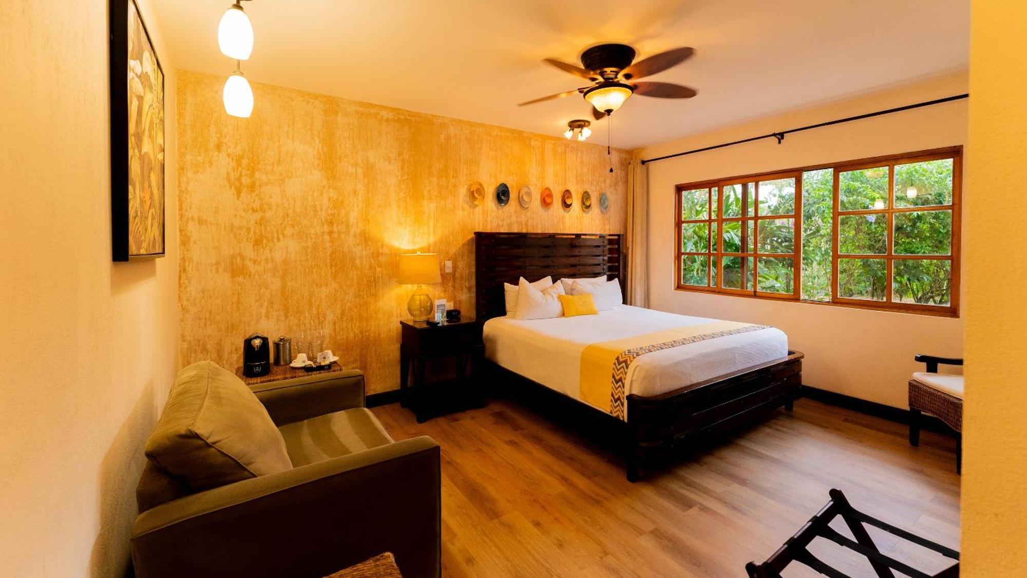 Buena Vista Chic Hotel Pilas Екстер'єр фото